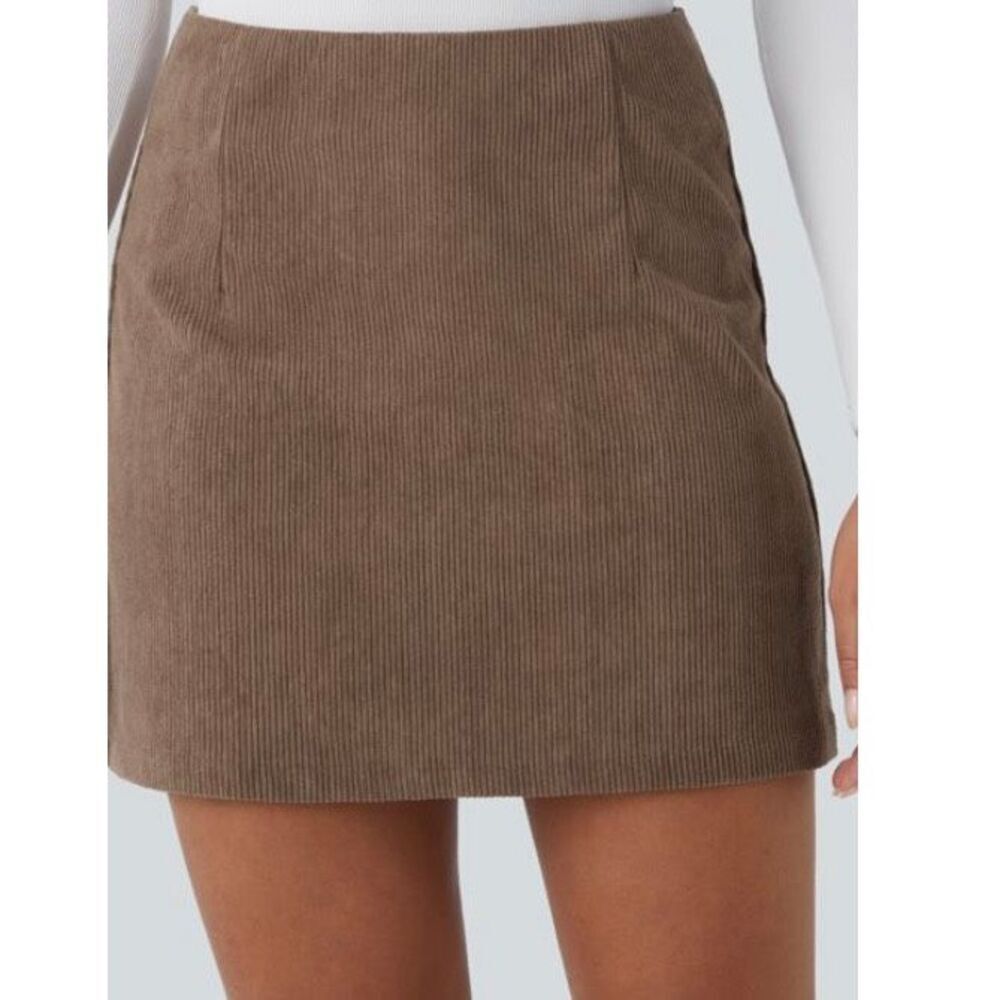 NWT Halara high waisted, 2in1 a line mini corduroy skort M